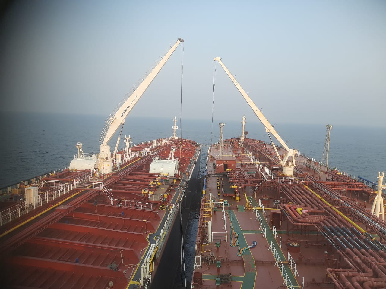 Ship-to-ship cargo transfer at anchorage